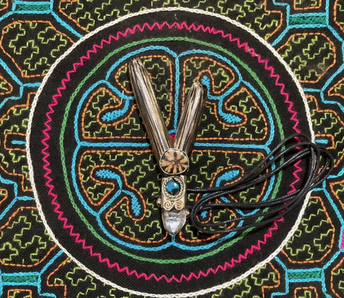 Hapé Kuripe Chonta wood w/ Ayahuasca vine and Crystal gem